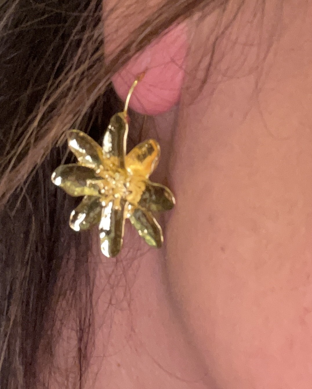 Gold flower earring
