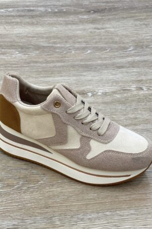 Beige sneakers colorblock